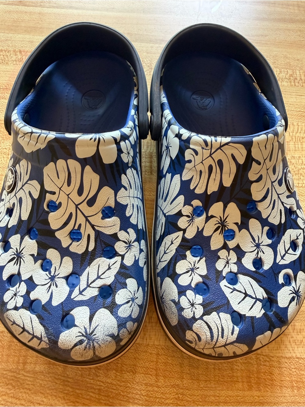 CROCS Kids Navy Blue Floral Print Clog
